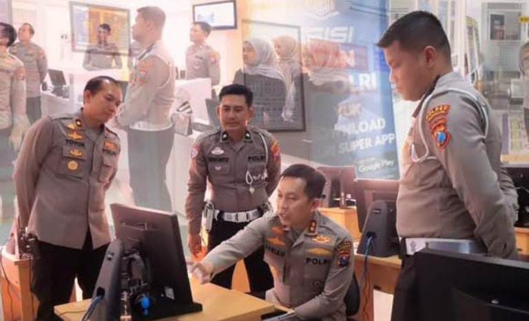 Kapolres Bojonegoro Tinjau Mako Satlantas Pastikan Pelayanan SIM Prima