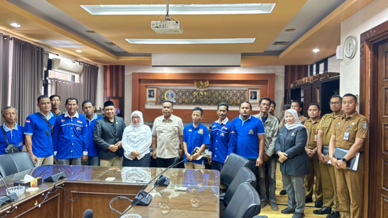 Rumpon Hancur Tertabrak Kapal, Nelayan Kerang Hijau Gresik Mengadu ke DPRD Jatim Tuntut Ganti Rugi Rp800 Juta