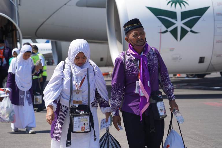 Tak Semua Lansia Dapat Pendamping, Kemenhaj Jatim Awasi Kesehatan Jemaah Haji
