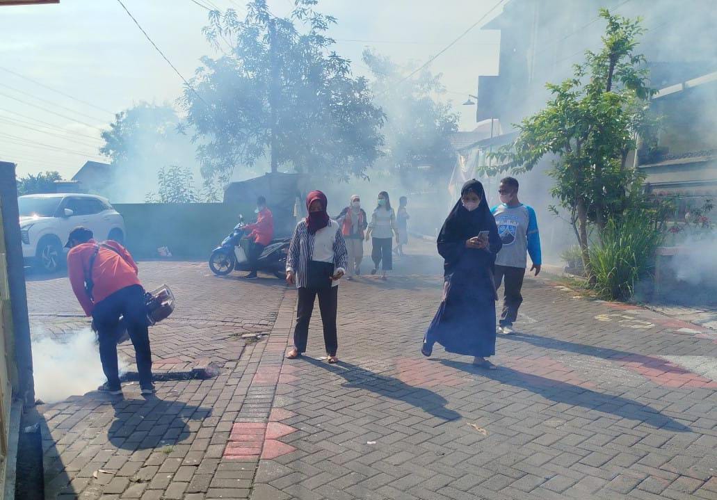 Antisipasi DBD Jelang Pancaroba, Fogging Digencarkan di Balas Klumprik