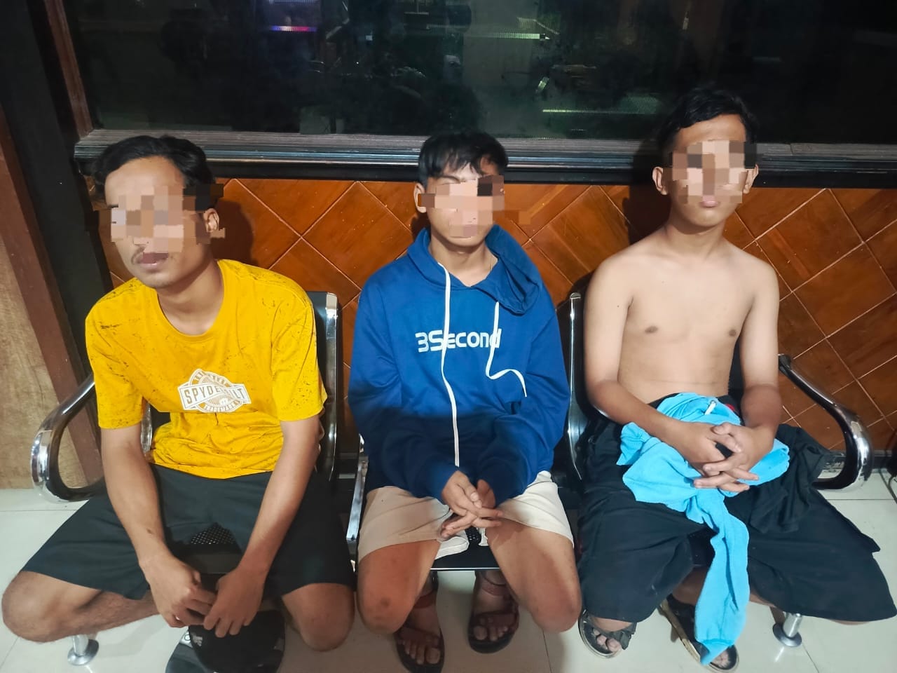 Tawuran Antar-Pemuda di Desa Ngabar Kraton, Polisi Amankan Pedang dan Bina Tiga Pemuda 
