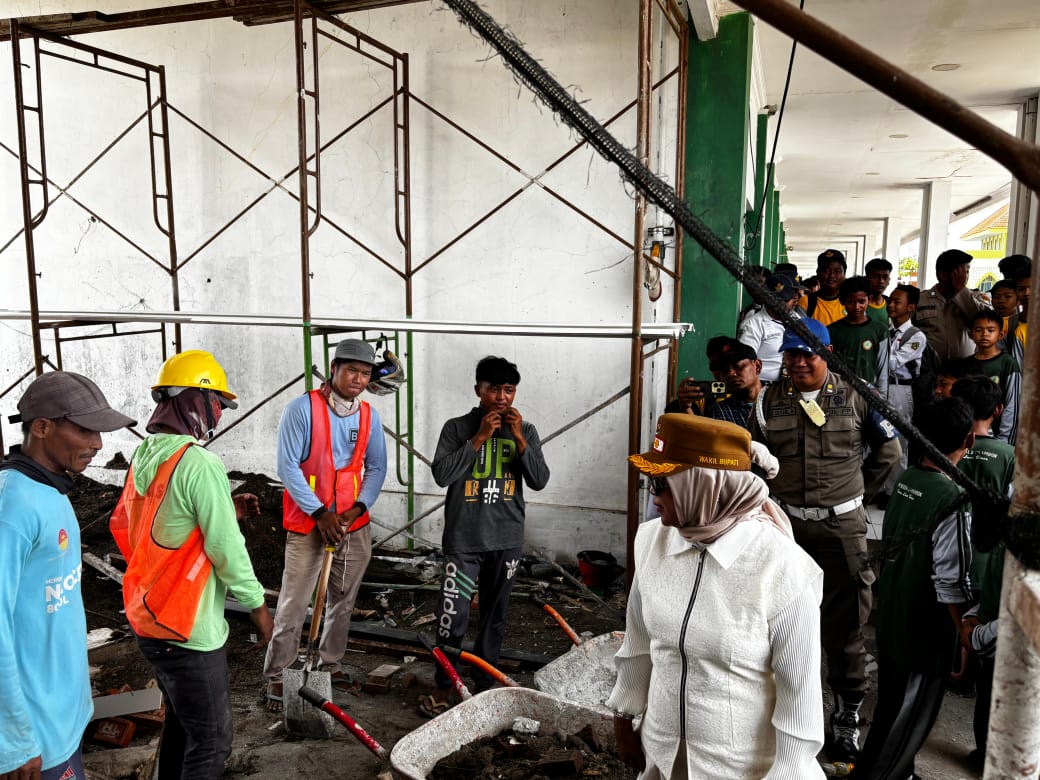 Proyek SMPN 2 Prambon Molor, Wabup Sidoarjo Turun ke Lokasi