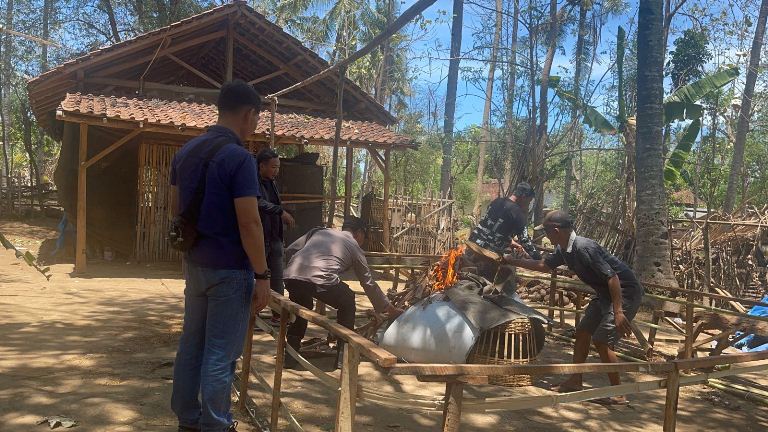Polsek Kalipuro Gerak Cepat Gerebek Judi Sabung Ayam