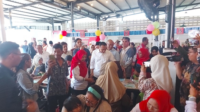 Komitmen Dukung Ekonomi Kerakyatan Surabaya, Wali Kota Resmikan SWK Ikan Duyung