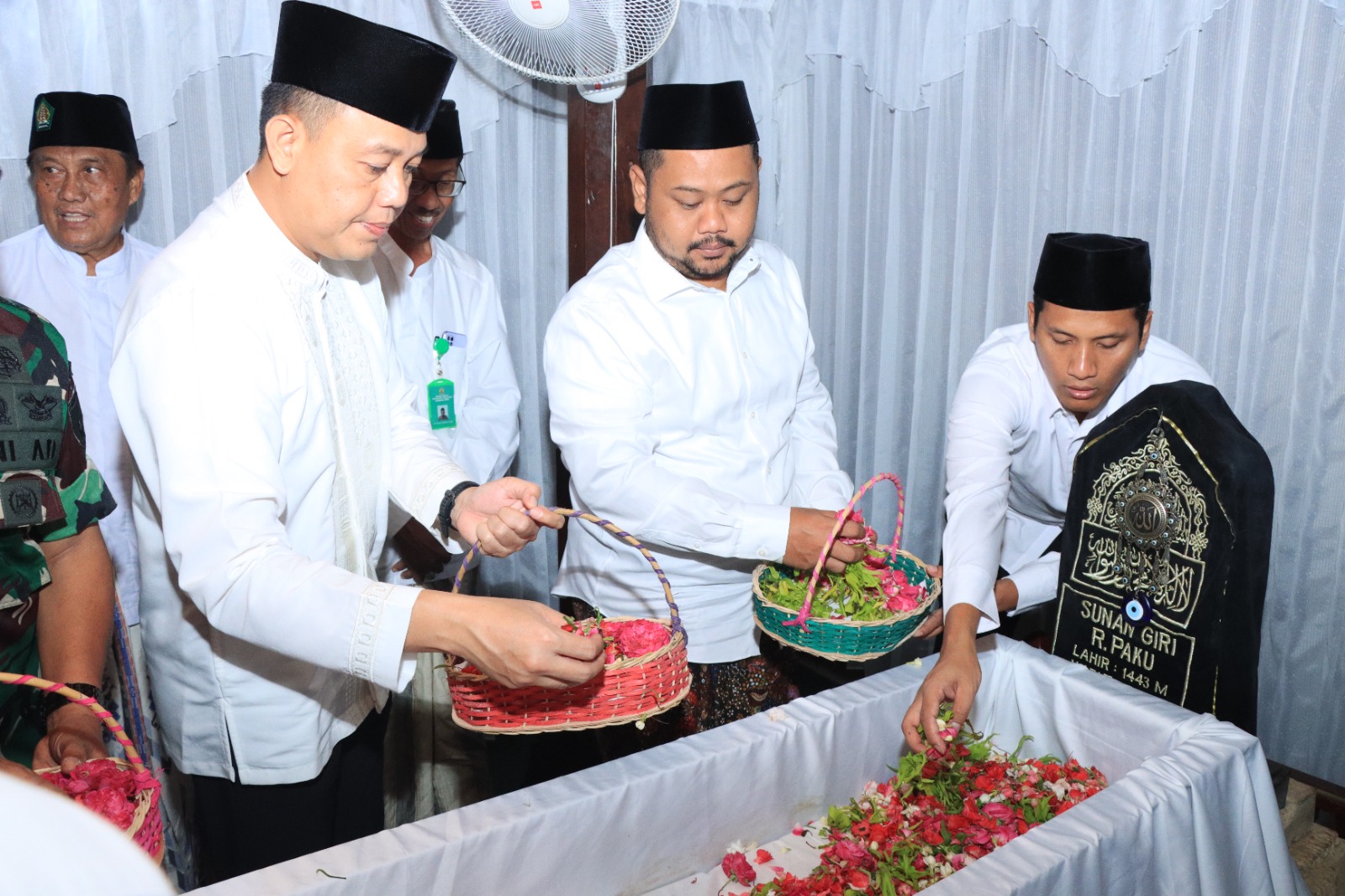 Kapolres Gresik Bersama Forkopimda Ziarah Makam Auliya Semarakkan HUT Ke-50 dan Hari Jadi Ke-537