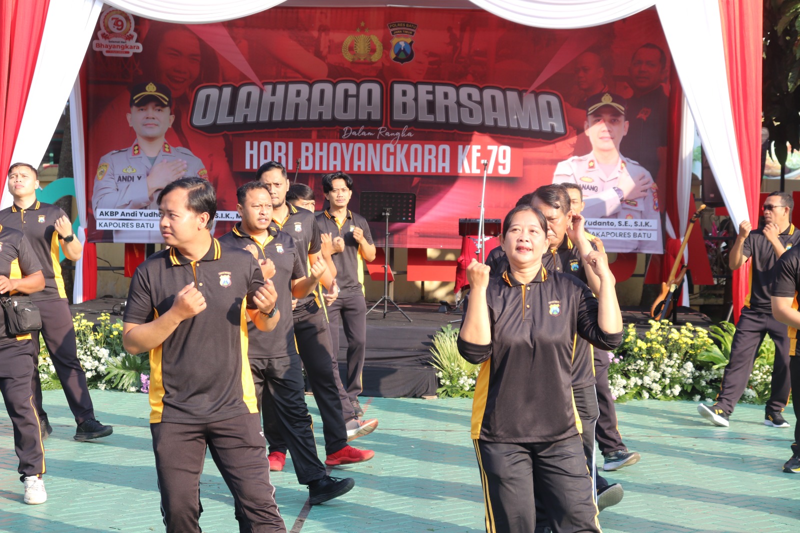 Polres Batu Gelar Olahraga dan Bazar Bapokting Meriahkan Hari Bhayangkara Ke-79