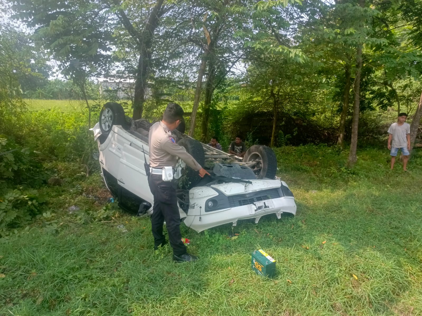 Hilang Kendali, Supercar Porsche Tabrak Toyota Rush Hingga Terbalik di Tol Sidoarjo
