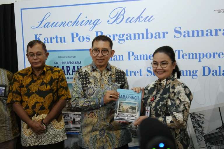 Di Kota Lama, Sejarah Semarang Direkam dalam Bingkai Kartu Pos