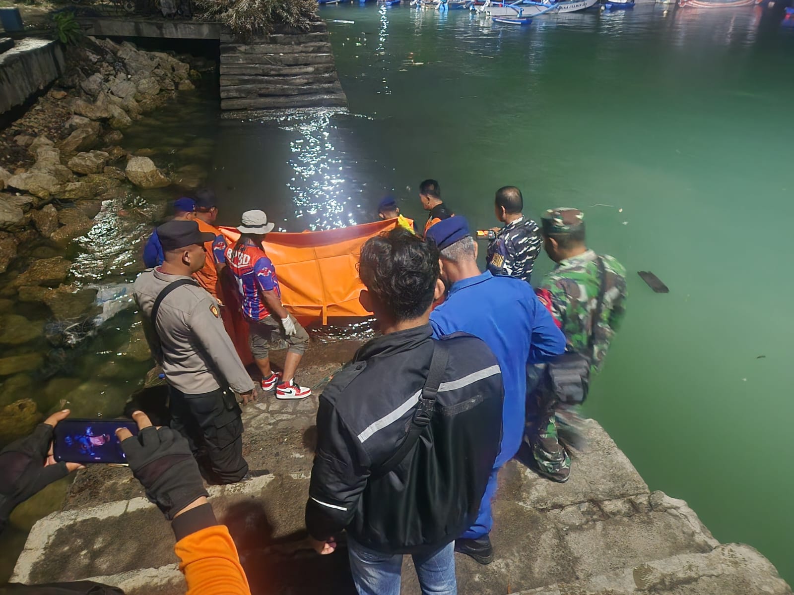 Pelajar yang Tersapu Ombak Pantai Kedung Tumpang Ditemukan 12 KM dari Lokasi Tenggelam