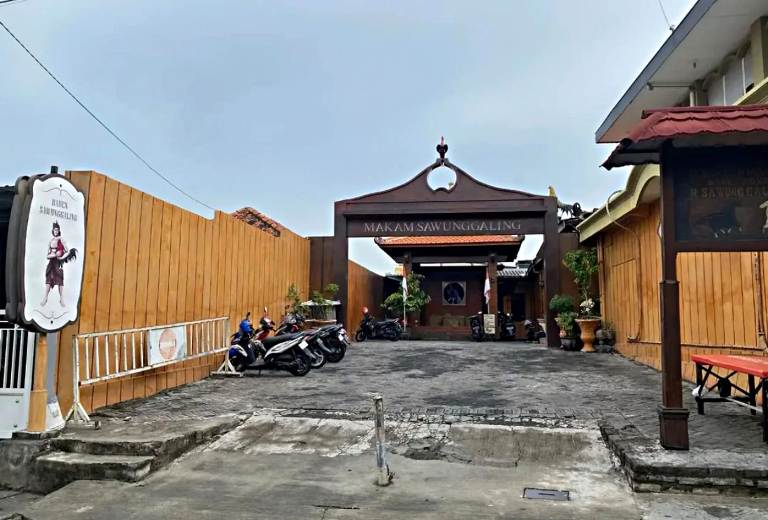 Sejarah Panjang Makam Sawunggaling Lidah Wetan Simbol Perlawanan Penjajah