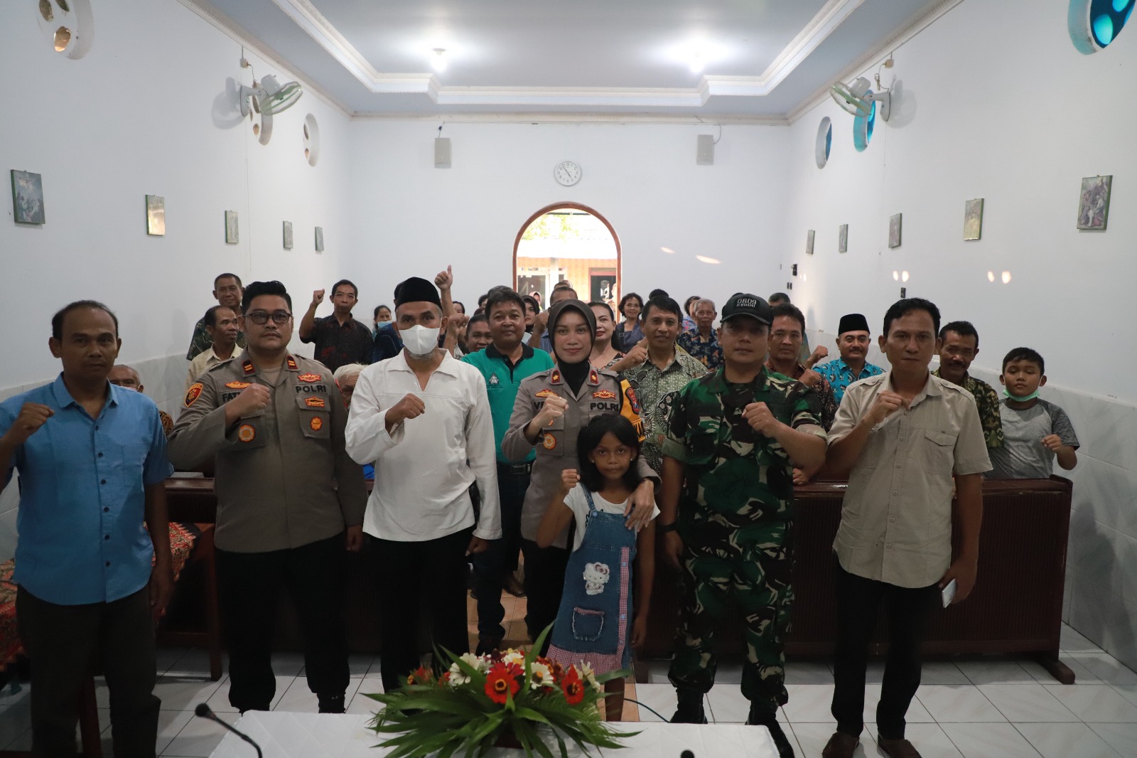 Polres Kediri Gelar Minggu Kasih di Gereja Santo Andreas Kunjang