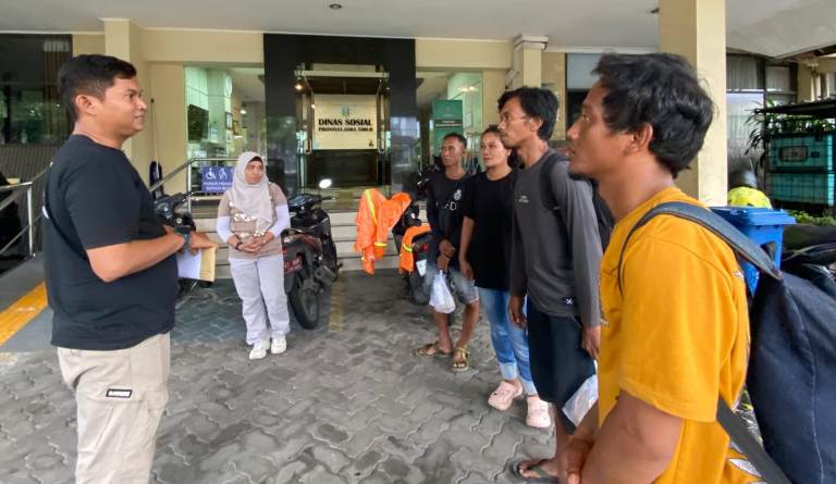 Dinsos Jatim Fasilitasi Pemulangan 13 Orang Telantar 