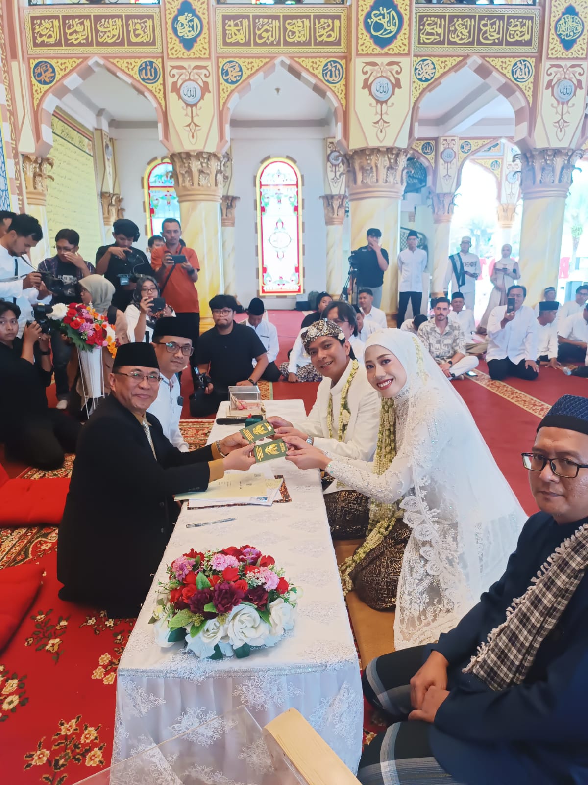 Megatron, Bintang Voli Jember Resmi Dipersunting Dio Novandra dalam Suasana Haru dan Bahagia