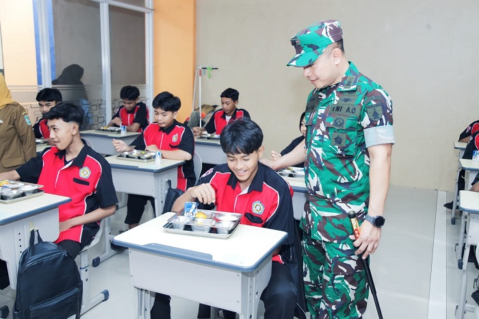 Dandim 0821 Lumajang Bersama Forkopimda Tinjau Dapur Sehat Badan Gizi Nasional