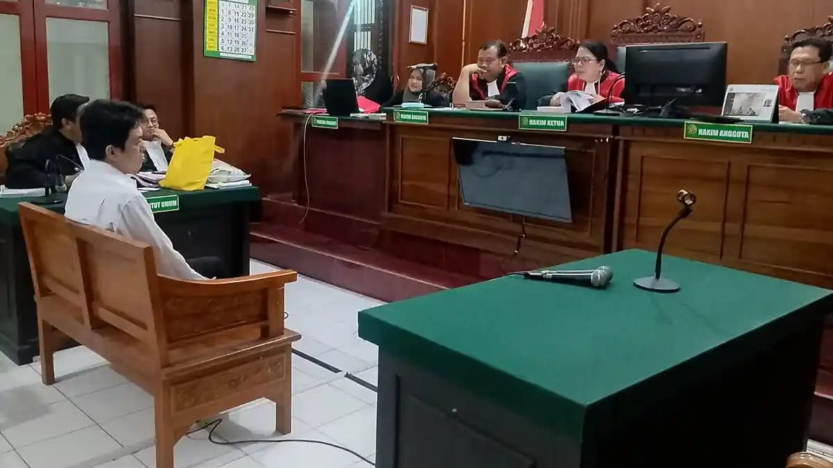 Ratusan Juta Duit Tagihan Kantor Diembat Buat Main Judol, Marketing PT PIT Dituntut 3,5 Tahun Bui