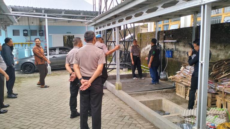 Persiapan Operasional SPPG, Polres Kediri Lakukan Asistensi dan General Cleaning