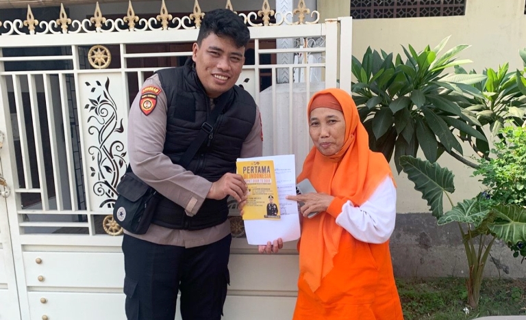 Jemput Bola Layanan Publik, SPKT Polres Pelabuhan Tanjung Perak Blusukan ke Permukiman Warga