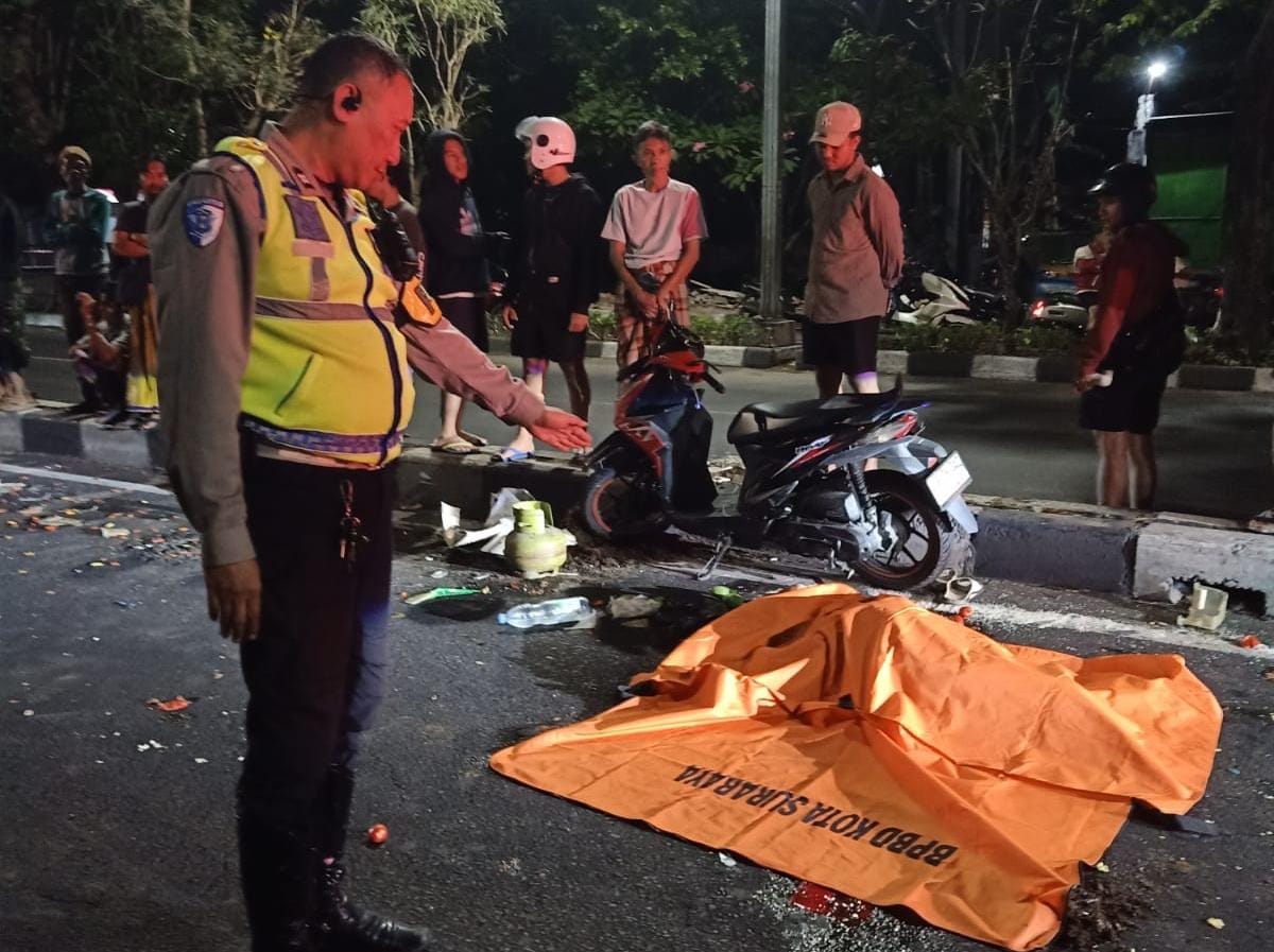 Kecelakaan Motor vs Truk di Dupak Surabaya, 1 Orang Tewas