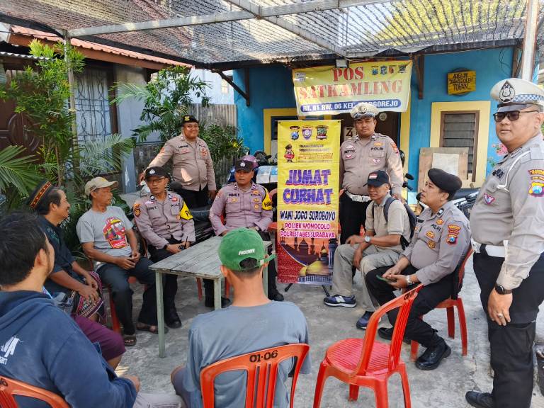 Polsek Wonocolo Gelar Jumat Curhat, Ajak Warga Margorejo Jaga Keamanan Bersama