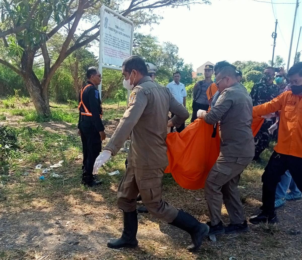 Identitas Lansia Tewas Tertabrak Kereta Api di Sememi Surabaya Terungkap