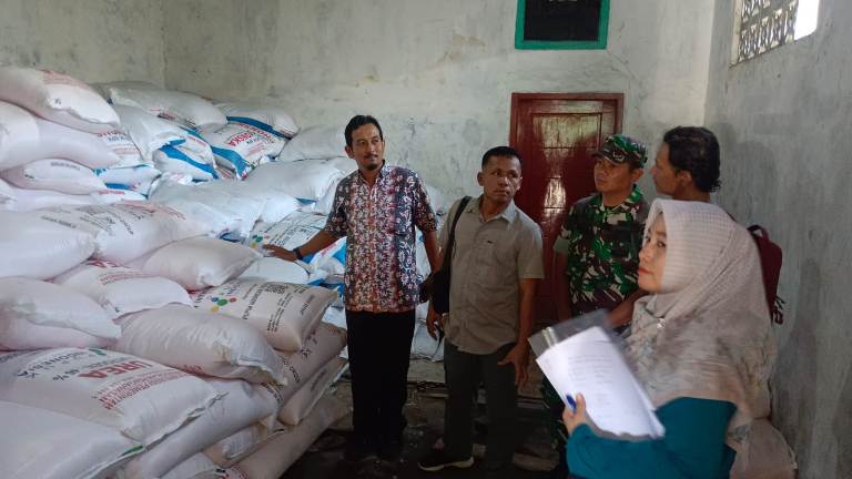 Sidak Komisi Pengawasan Pastikan Stok Pupuk Bersubsidi Mojokerto Aman