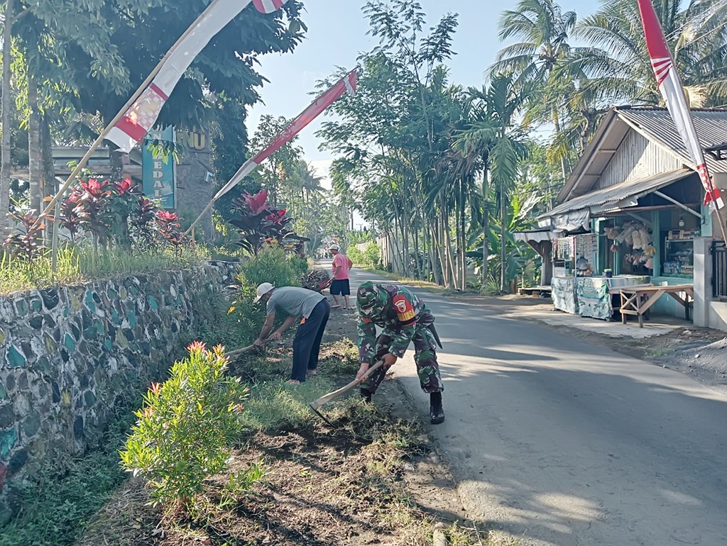 Sambut HUT Ke-79 RI, Desa Ranubedali Lumajang Gotong Royong