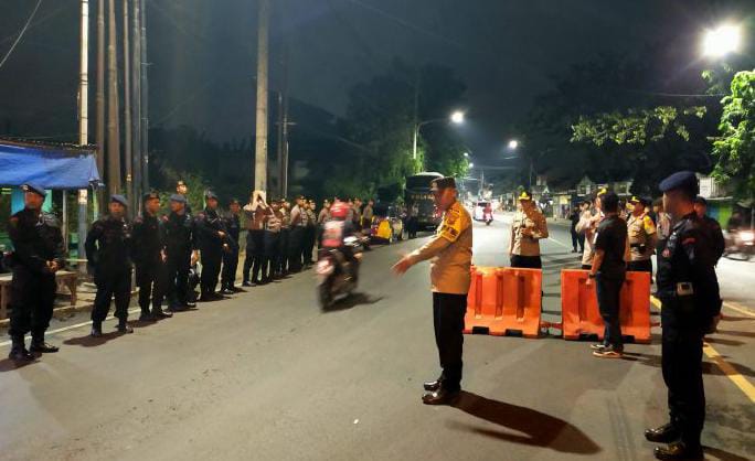 Polsek Benowo Gelar Penyekatan SOTR di Batas Kota Surabaya