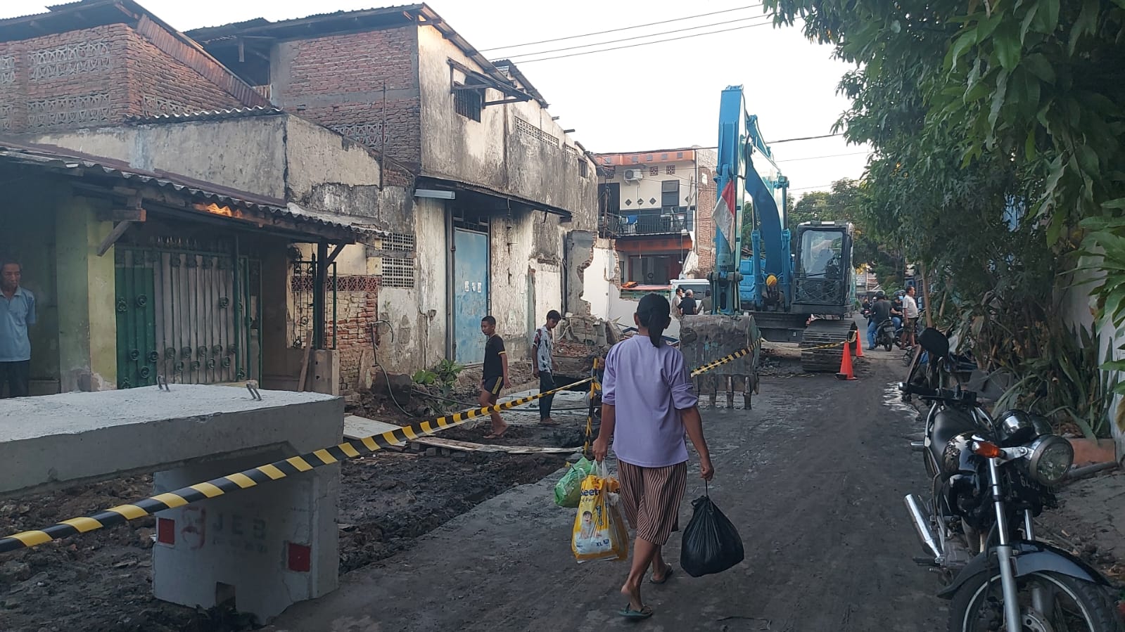 Warga Petemon Kesal Proyek Drainase Ganggu Aktivitas, Ini Penjelasan Pemkot Surabaya