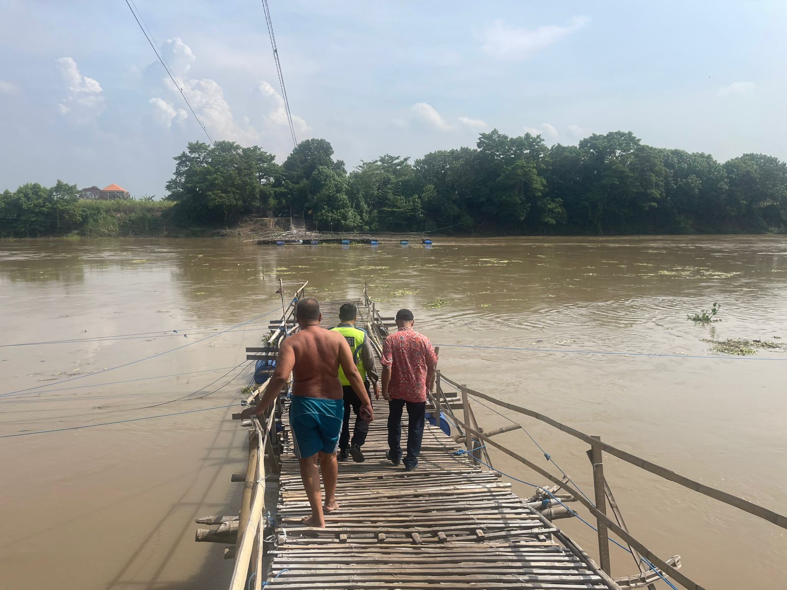 Bersihkan Eceng Gondok, Pria Candiharjo Hilang Terseret Arus Sungai Brantas