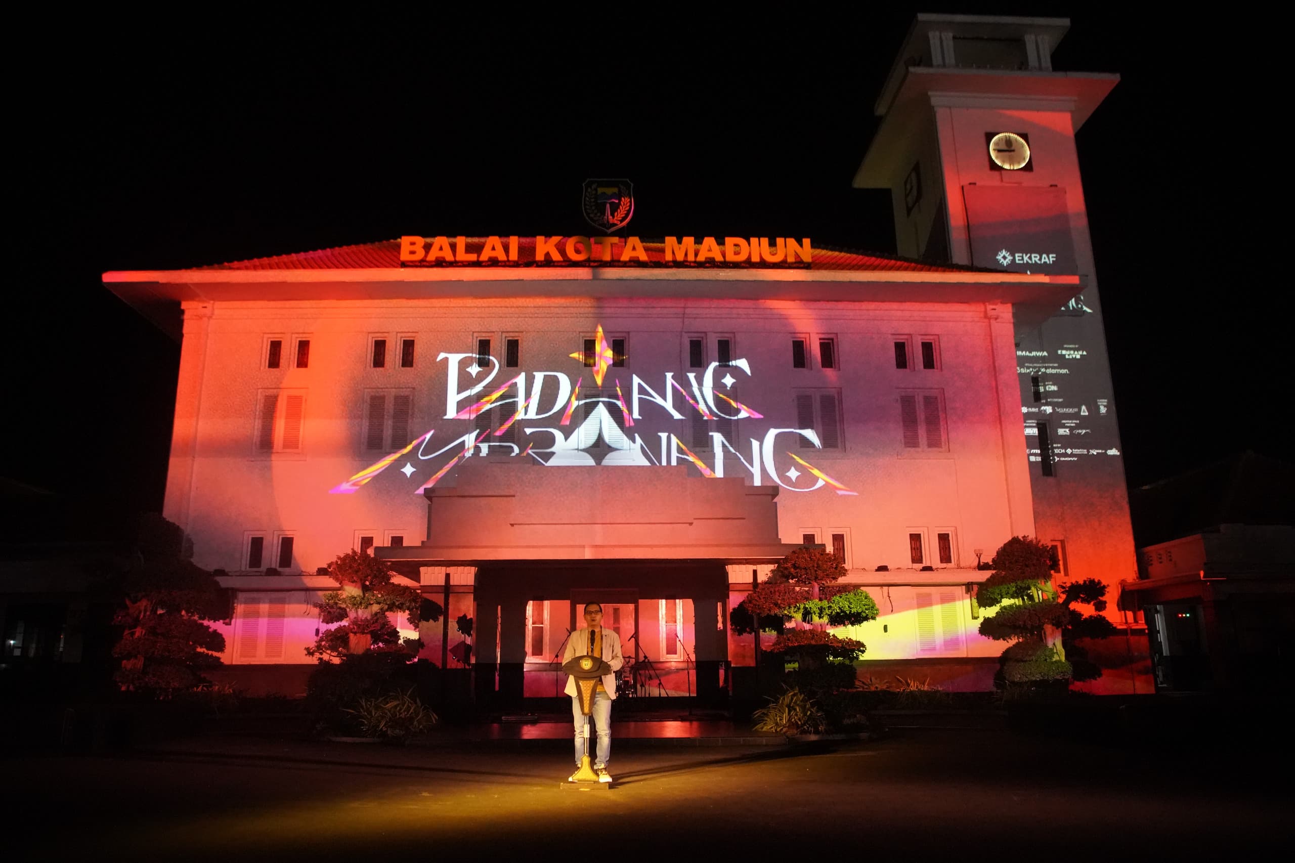 Padhang Mbranang Kota Madiun Jadi Ajang Seni Digital, Tampilkan Karya Video Mapping Bertaraf Internasional