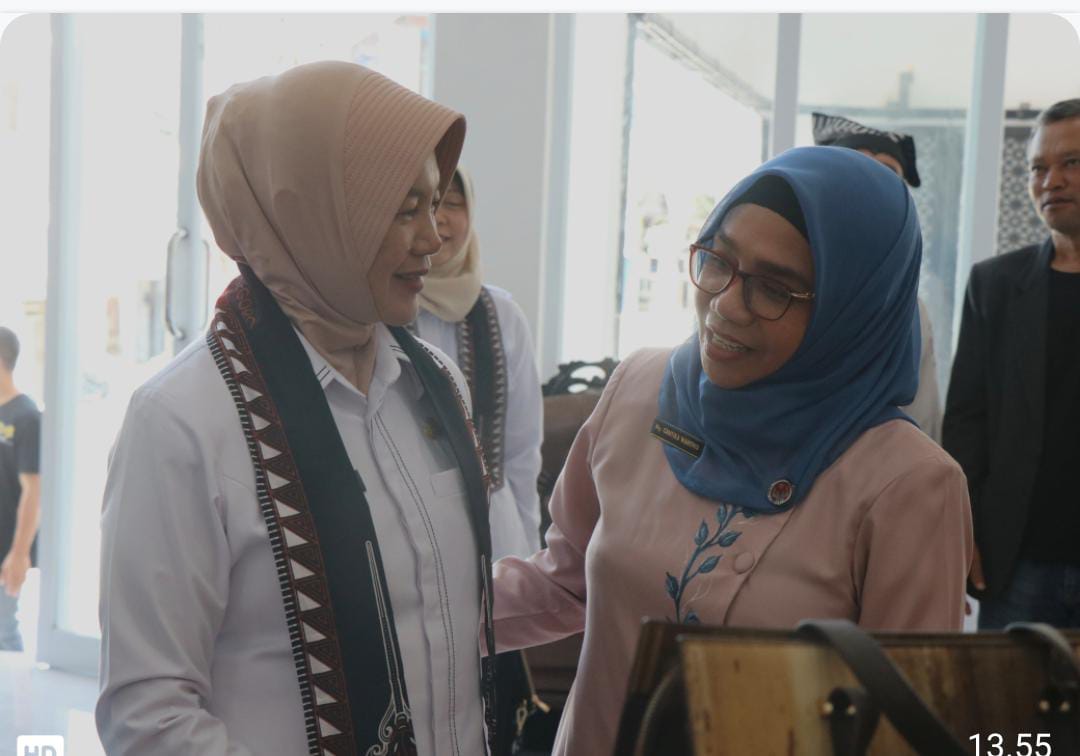 Wakil Bupati dan Ketua Dekranasda Bojonegoro Beri Pesan Semangat untuk Asosiasi Handicraft Jawa Timur