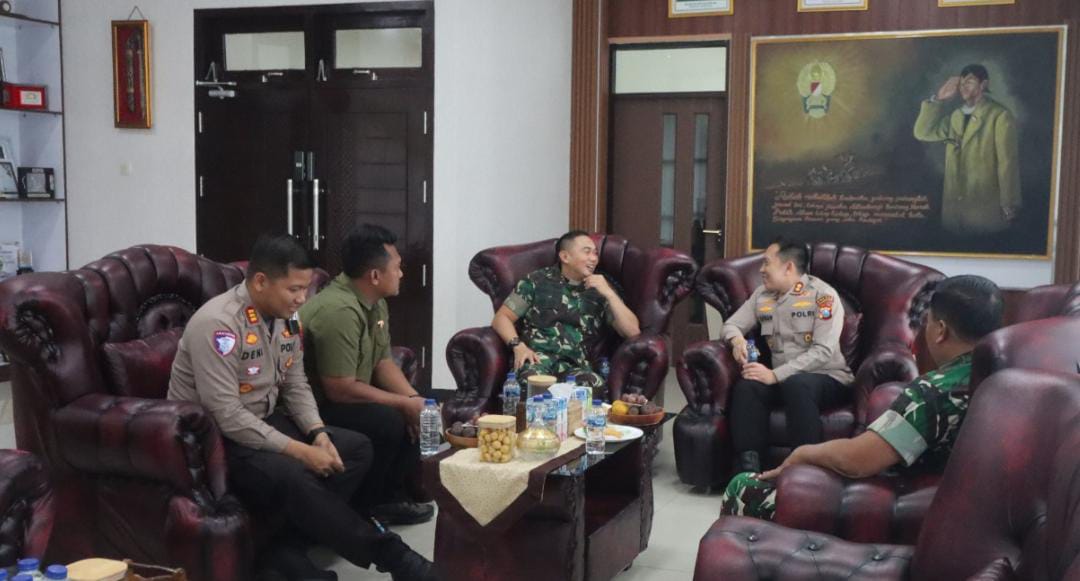 Kapolres Bojonegoro AKBP Afrian Kunjungan ke Kodim 0813 Perkuat Sinergitas   