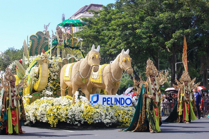 Tunjukkan Sinergi Budaya dan Lingkungan, Pelindo Juara 1 Mobil Hias Terbaik Surabaya Vaganza 2025