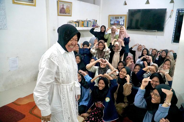 Risma Bakal Gercep Setarakan Fasilitas Ponpes-Madrasah dengan Sekolah Negeri