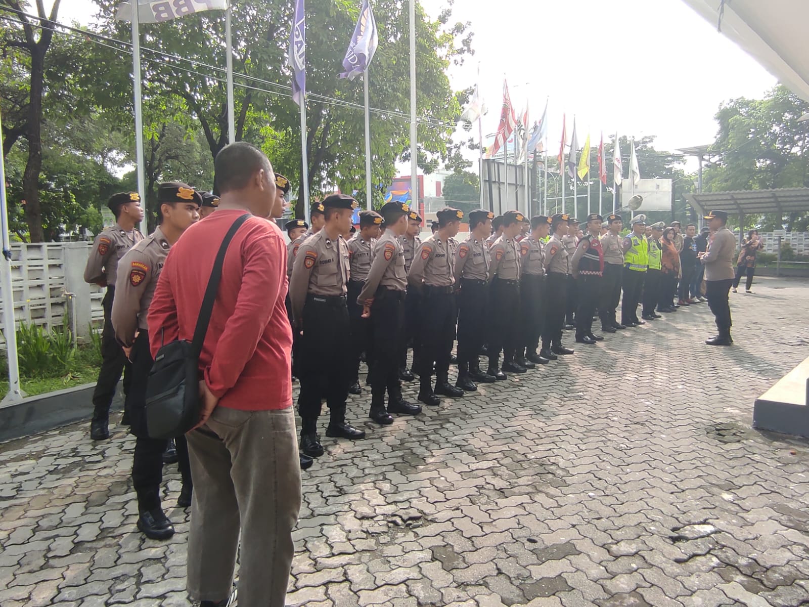 Pengamanan Rapat Pleno KPU Surabaya Berjalan Aman dan Kondusif