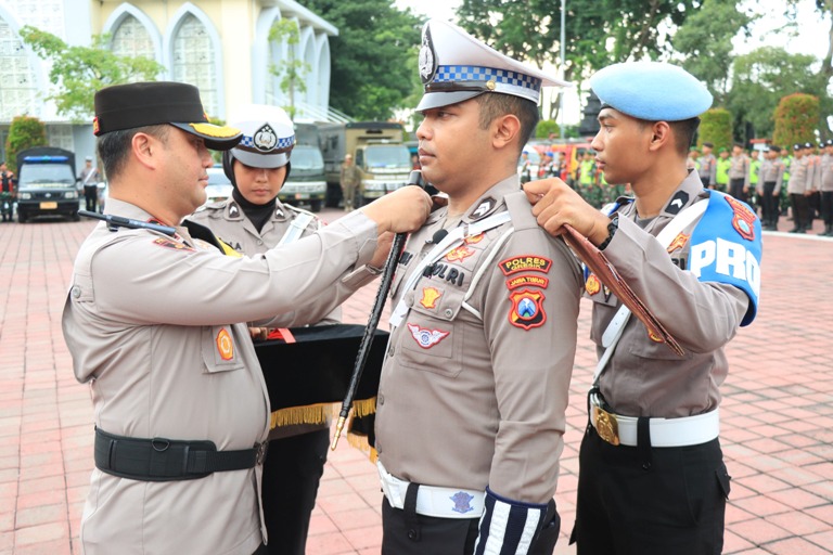 Polres Gresik Gelar Apel Operasi Ketupat Semeru 2026 Amankan Arus Mudik Lebaran