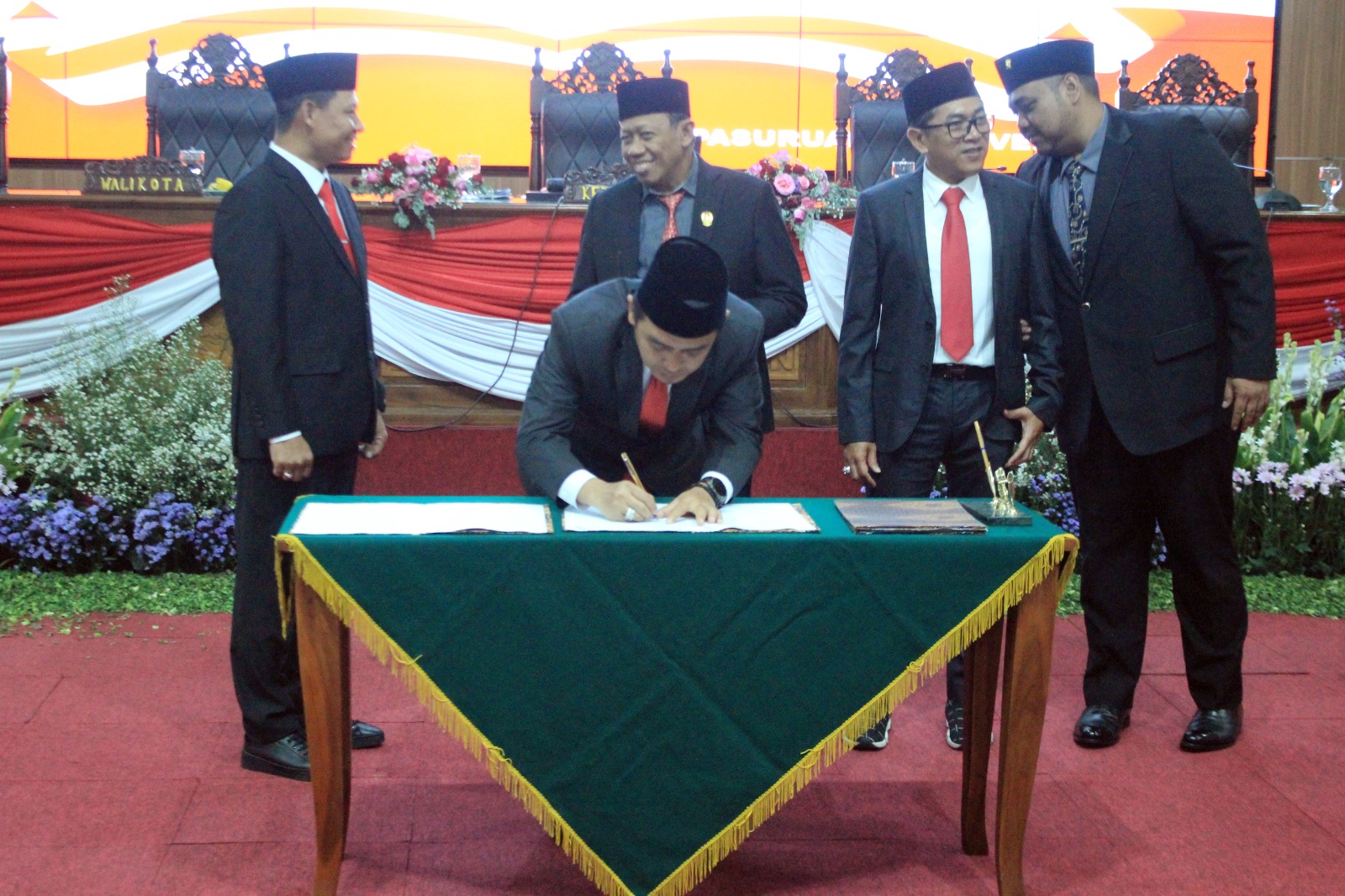 Raperda APBD 2026 dan 3 Raperda Lain Disahkan, Wali Kota Pasuruan Ajak Semua Pihak Terus Bersinergi