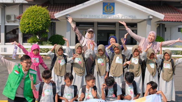 Hadirkan Keceriaan Yatim di Sidoarjo, Taman Zakat Ajak Fun Trip dan Beri Perlengkapan Sekolah
