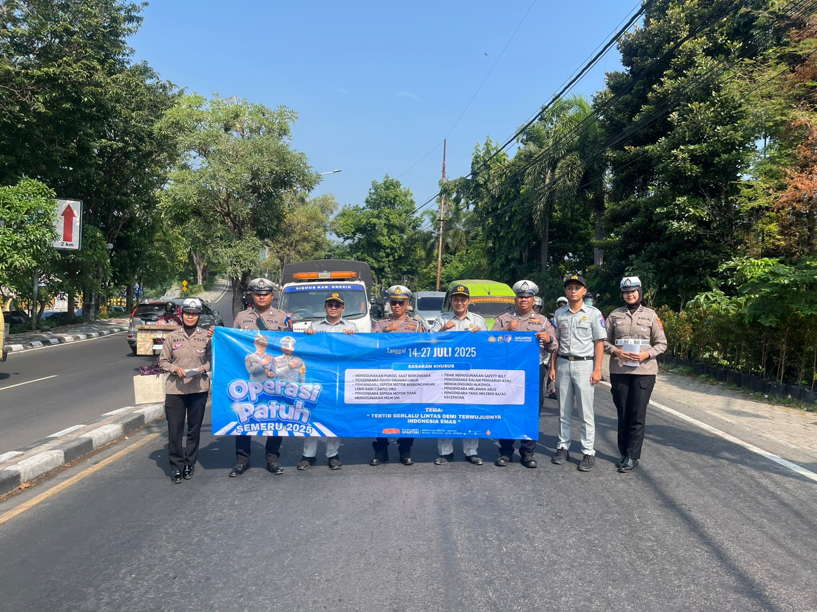 Kampanye Tertib Berlalulintas di Gresik Wujudkan Keselamatan Bersama dalam Operasi Patuh Semeru 2025