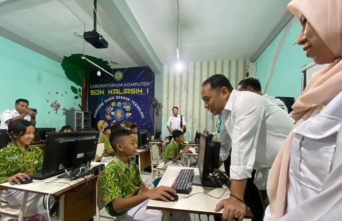 Wali Kota Surabaya Pastikan Penerimaan Siswa Baru Berjalan Lancar dan Transparan