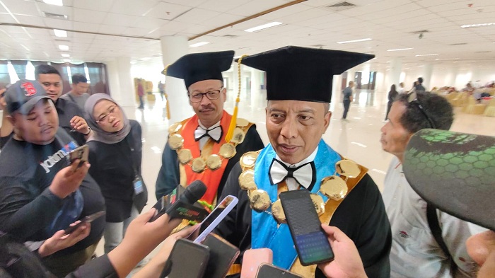 1.416 Wisudawan Unesa Dikukuhkan di Surabaya, Rektor Tekankan Resiliensi Global