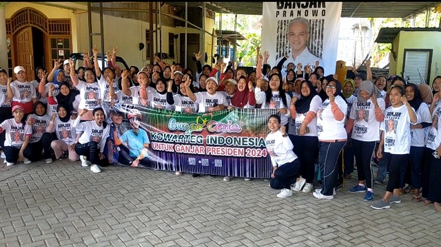 Kowarteg Indonesia Jatim dan Trenggalek Senam Bersama Ibu-Ibu 