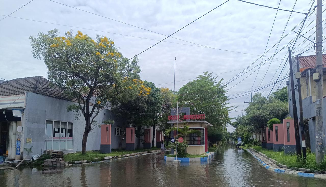 Hujan Deras, Sejumlah Desa di Gresik Selatan Kembali Diterjang Banjir Kali Lamong