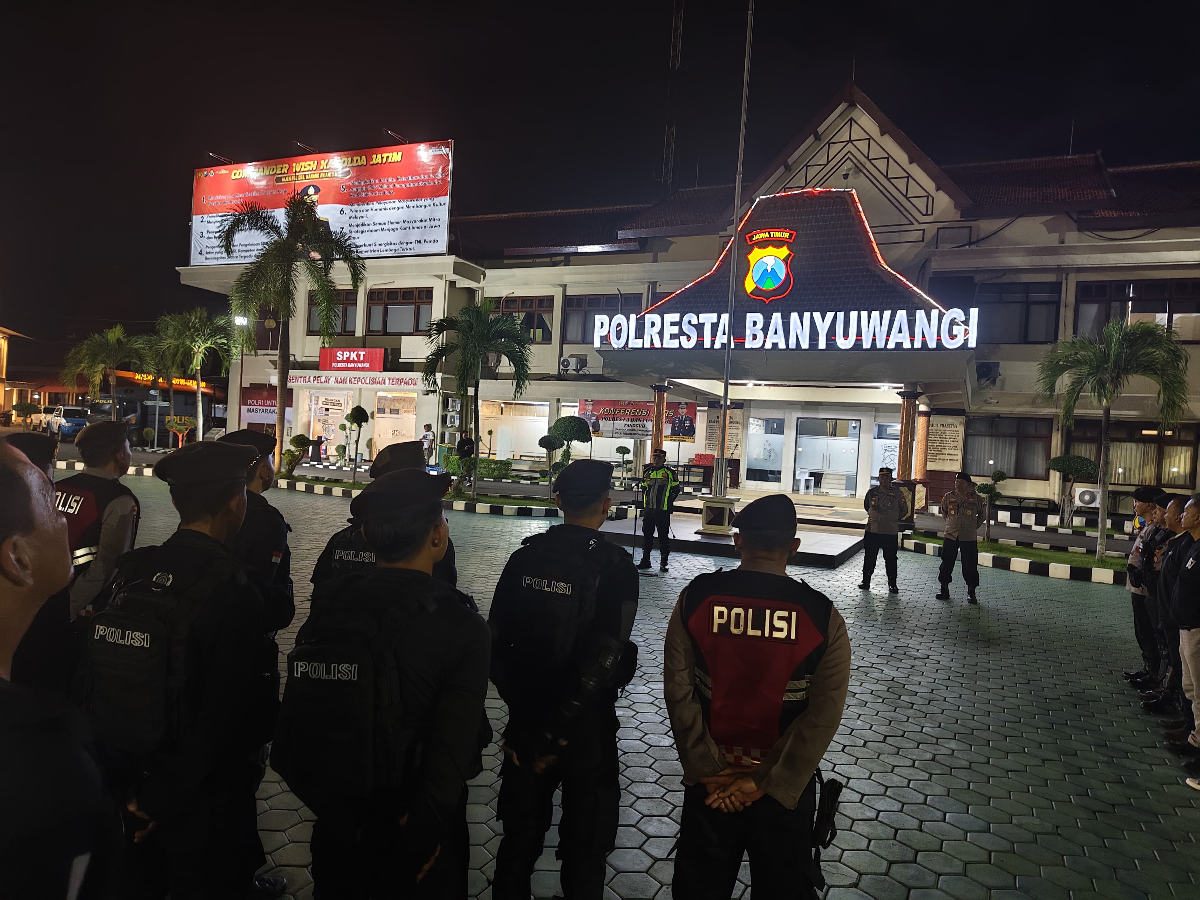 Polresta Banyuwangi Gencarkan Patroli Skala Besar Cegah Gangguan Kamtibmas Akhir Pekan