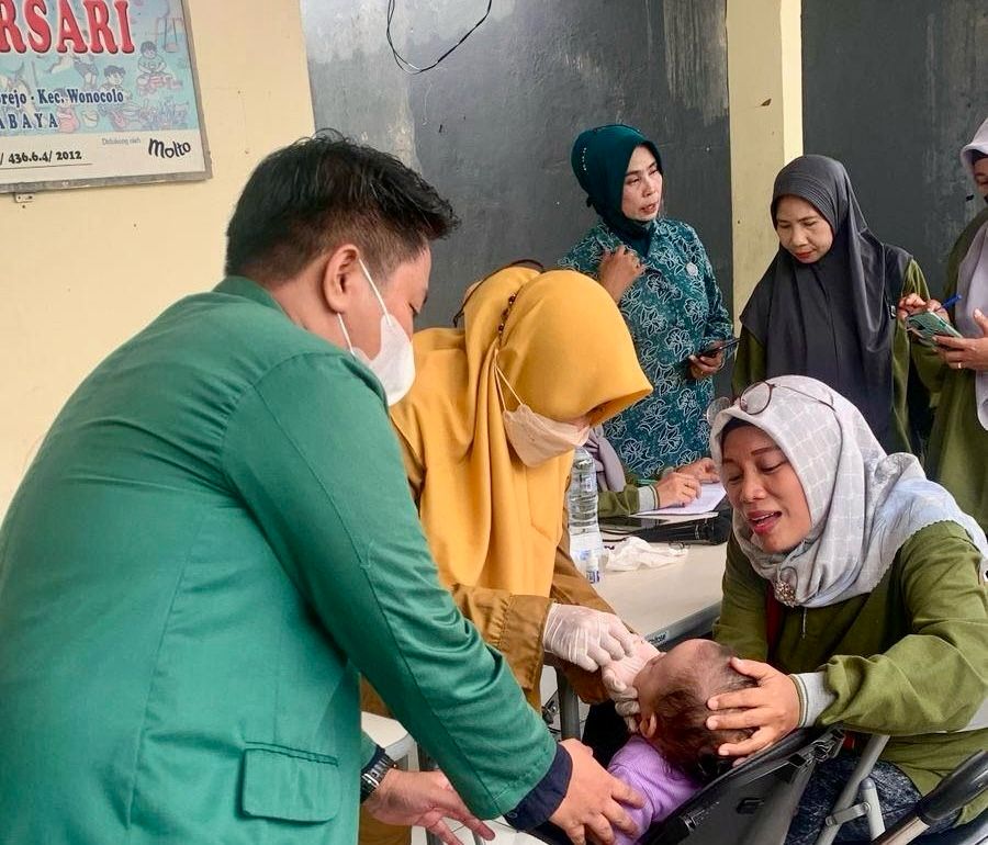 119 Mahasiswa Unusa Sukseskan Imunisasi SUB PIN Polio Bersama Dinkes Surabaya