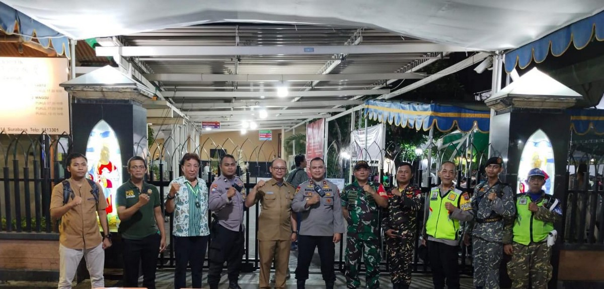 Pengamanan Ketat Kebaktian Natal di Gereja Gembala Yang Baik Surabaya