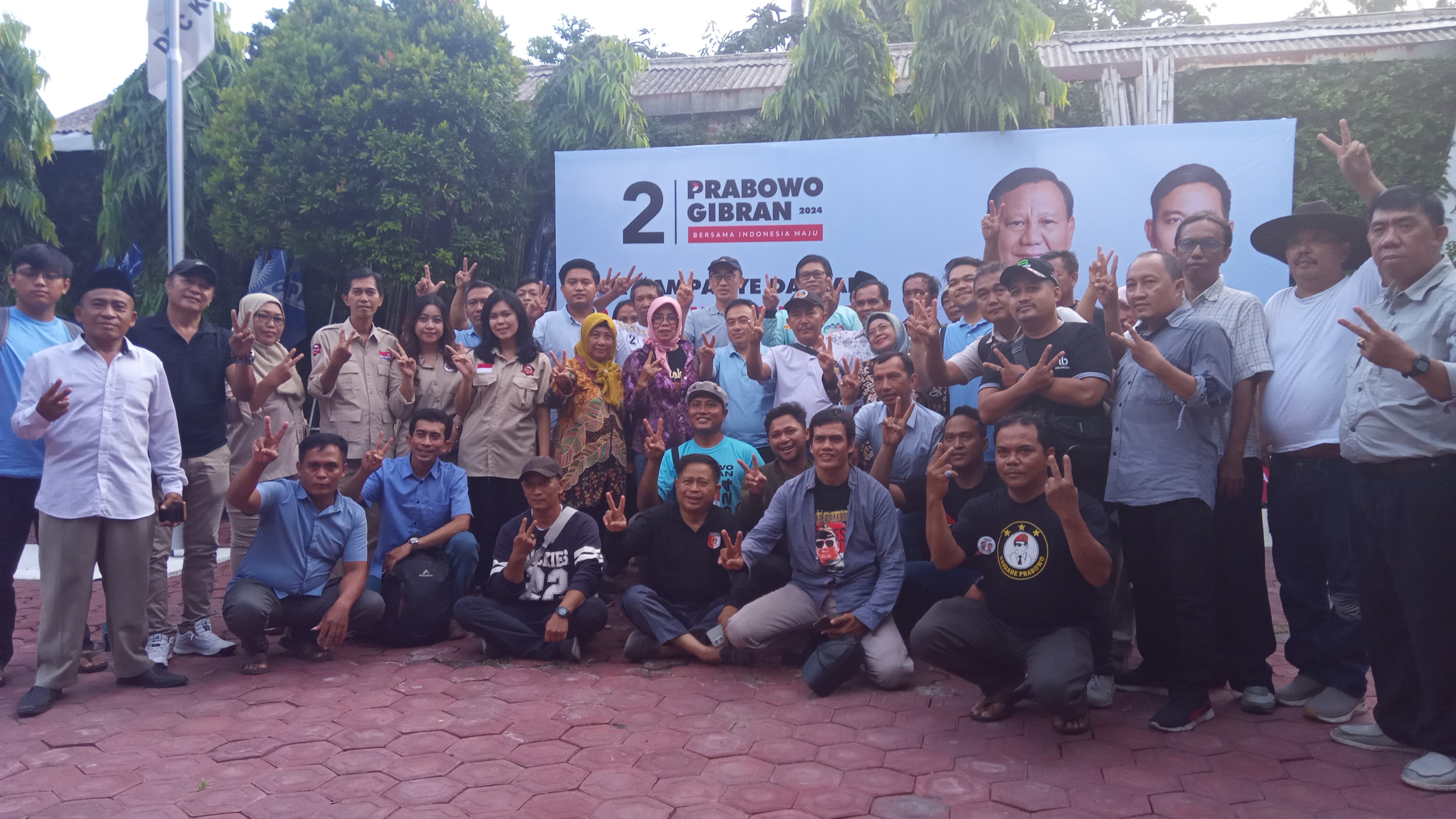 Target Prabowo-Girban Menang Satu Putaran, Relawan PILAR 08 Pasang Ribuan Baliho 