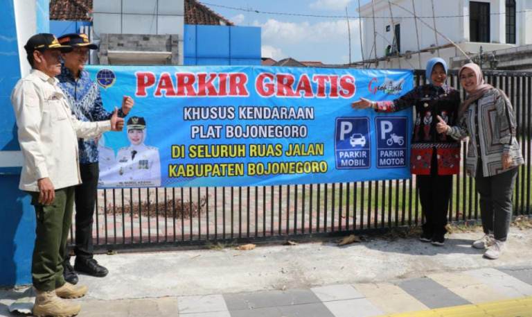 Bojonegoro Pasang Banner Parkir Gratis, Ingatkan Warga Tak Perlu Bayar
