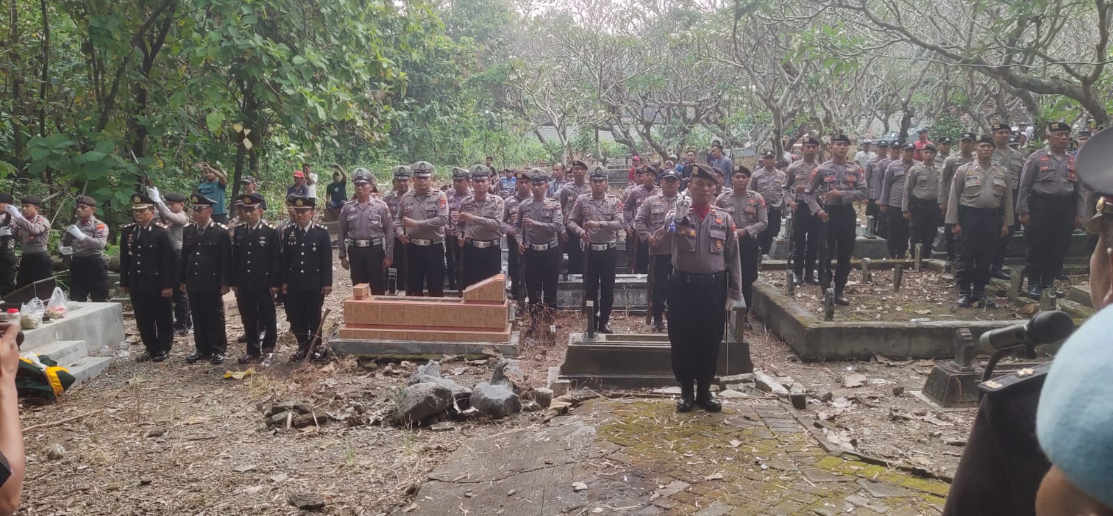 Penghormatan Terakhir, Polres Jombang Gelar Upacara Pemakaman Briptu Rian