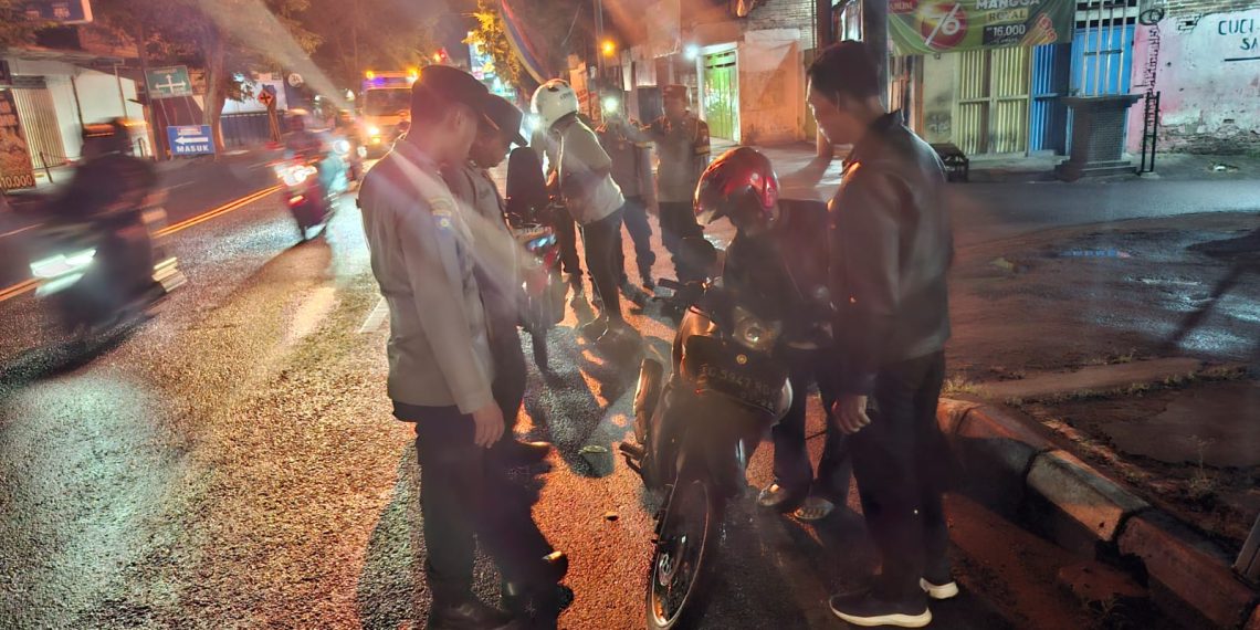 Knalpot Brong dan Miras Jadi Sasaran, Polisi Rayon Utara Sisir Kota Tulungagung